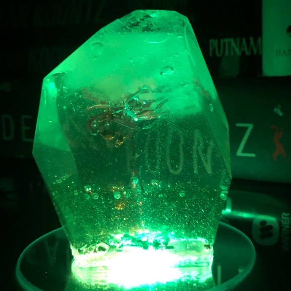 Gorgeous handmade Rock Shape w a real flower - Picture 12 of 16